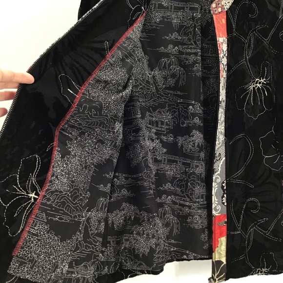 Chico’s Vintage Silk Blend Asian Inspired Floral Embroidered ZipUp Jacket Size 2 - Picture 3 of 9